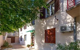 Beautiful Apartment In Jablanac With Wifi